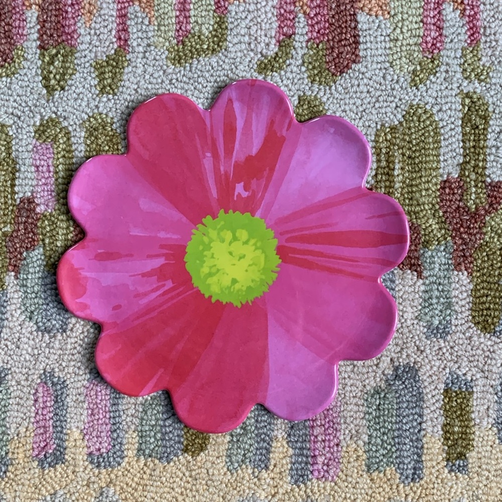🍦HOST PICK 🍦🌸Bright Pink and Green Flower-shaped Melamine Plate 8.5” plate #1